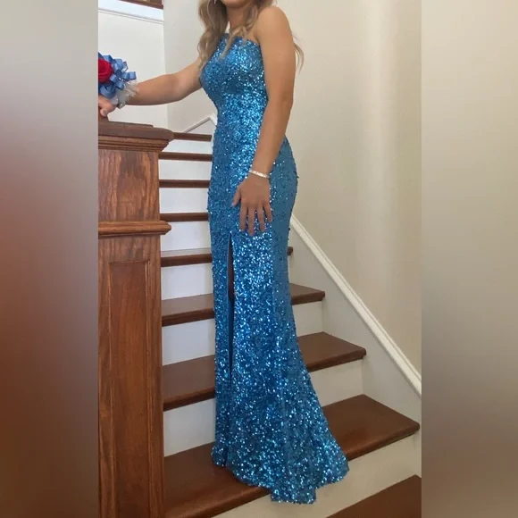 Sherri Hill Prom Dress size 2 - Picture 2 of 3